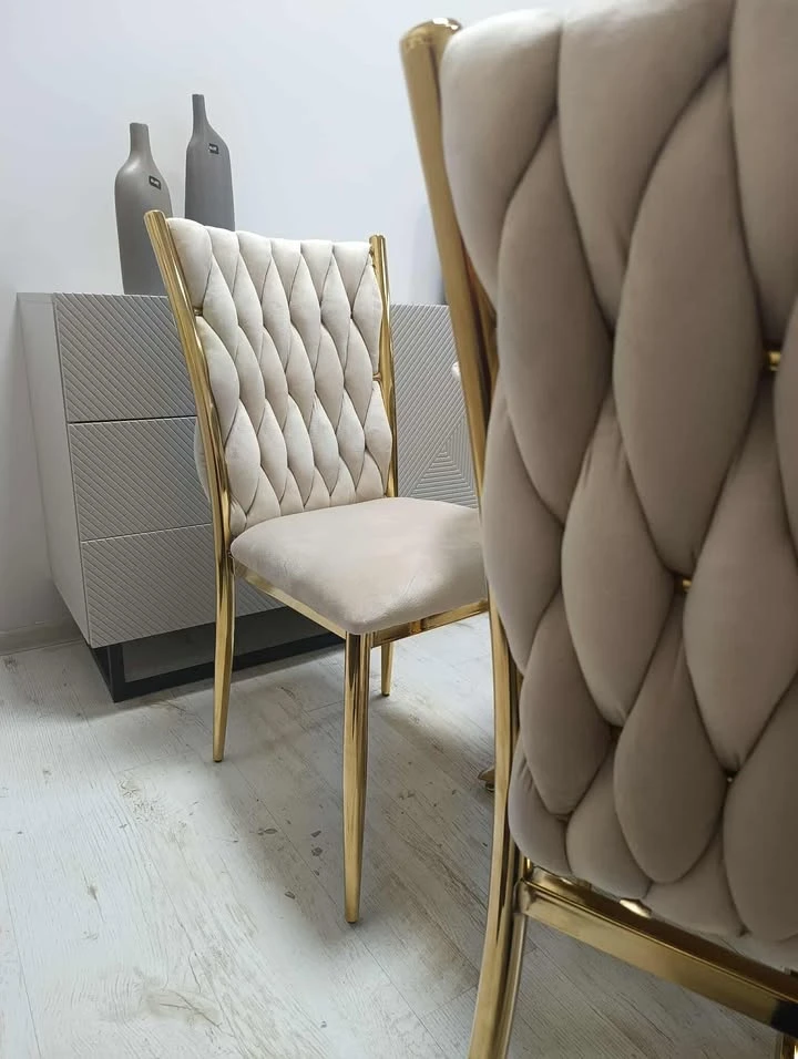 Krzesło welurowe Aurora K37 w stylu glamour
